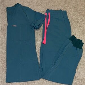 Figs Women’s “Hydrogreen” Scrub Set